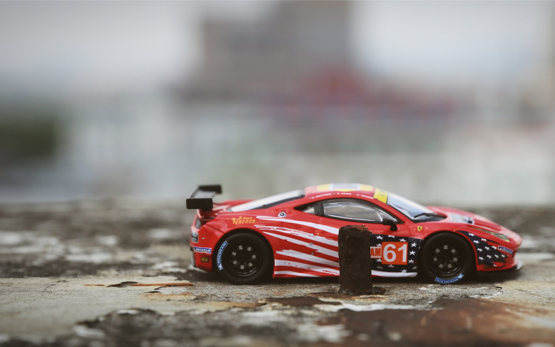 F1新赛季揭幕战焦点,爱尔兰车手强压瑞典对手,引爆巴林赛道